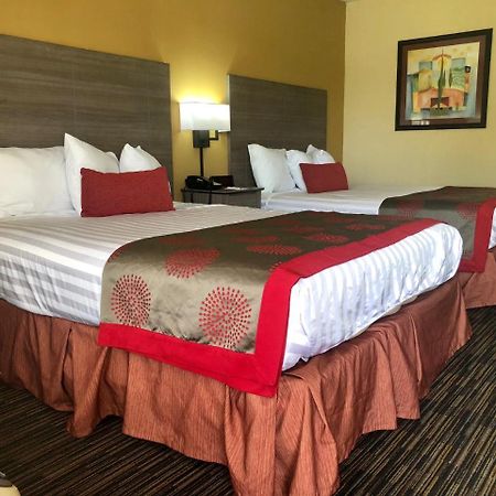 Ramada by Wyndham Lebanon Hotel Bagian luar foto