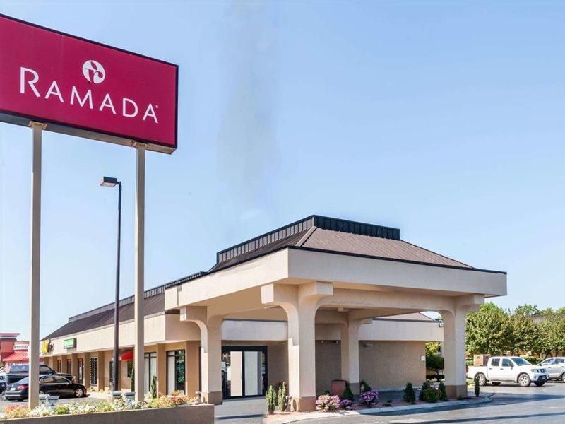 Ramada by Wyndham Lebanon Hotel Bagian luar foto