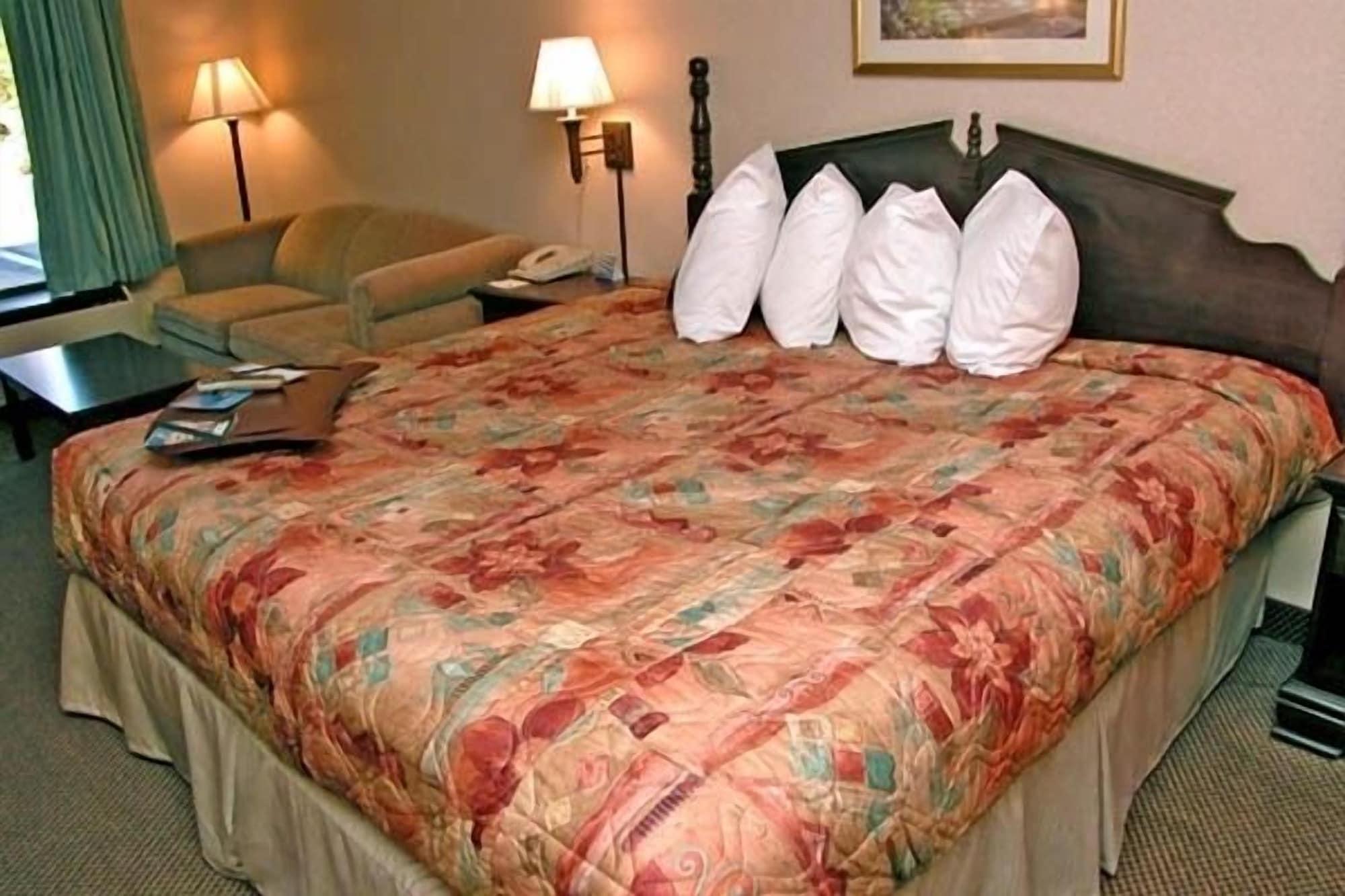 Ramada by Wyndham Lebanon Hotel Bagian luar foto