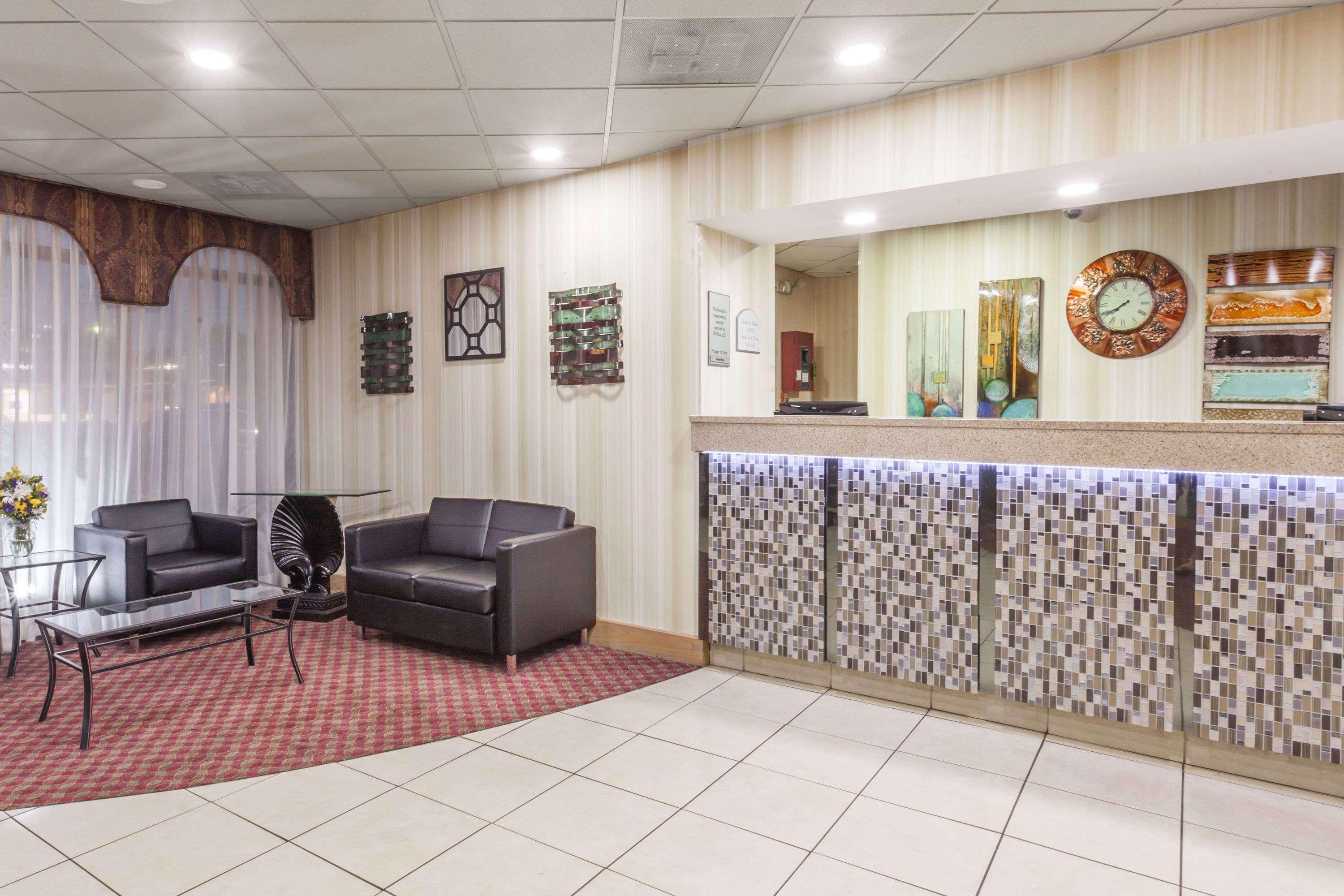 Ramada by Wyndham Lebanon Hotel Bagian luar foto