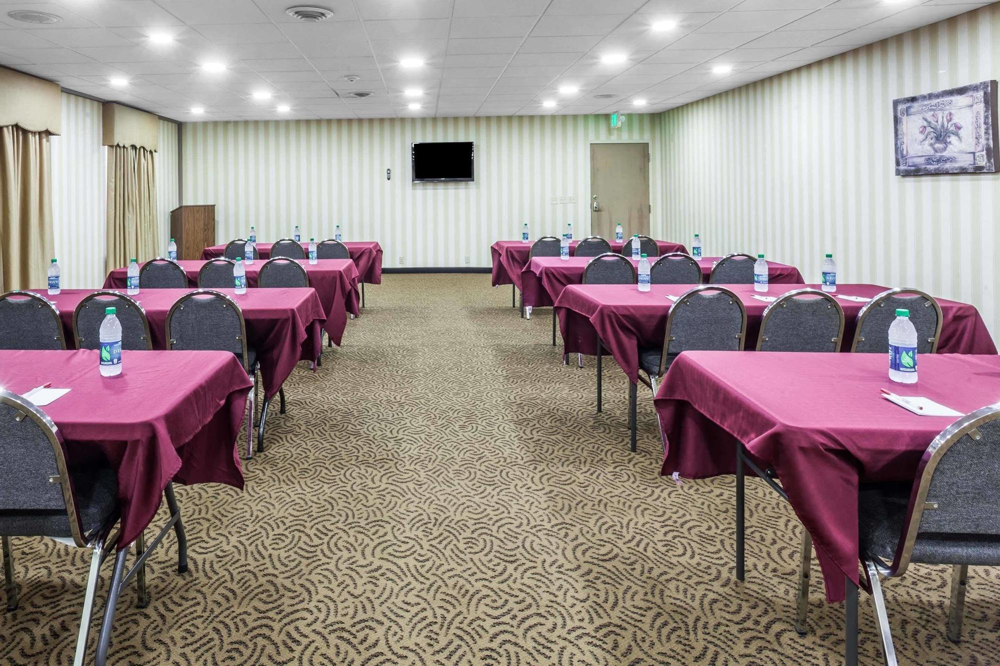 Ramada by Wyndham Lebanon Hotel Bagian luar foto