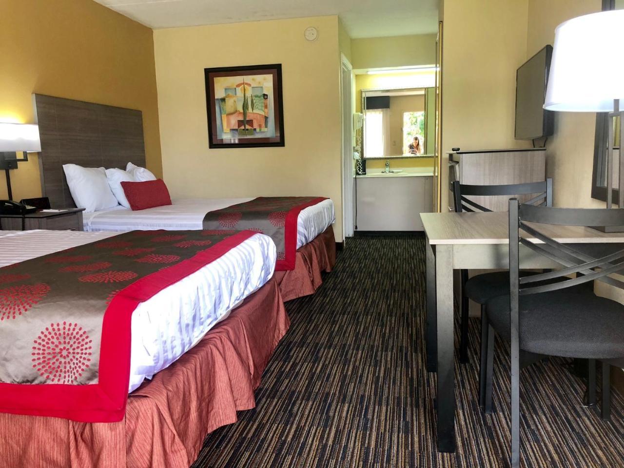 Ramada by Wyndham Lebanon Hotel Bagian luar foto