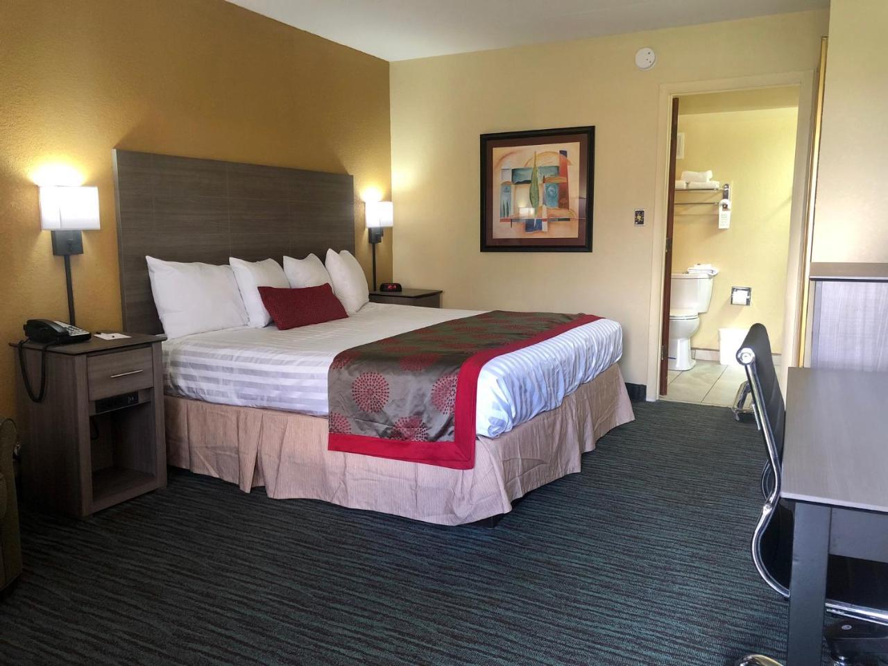 Ramada by Wyndham Lebanon Hotel Bagian luar foto